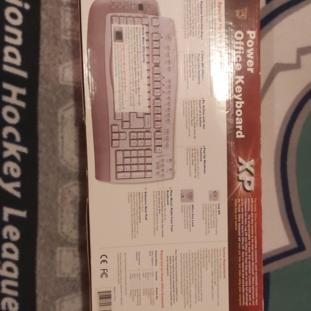 Rare Windows XP Keyboard - Picture 2 of 4